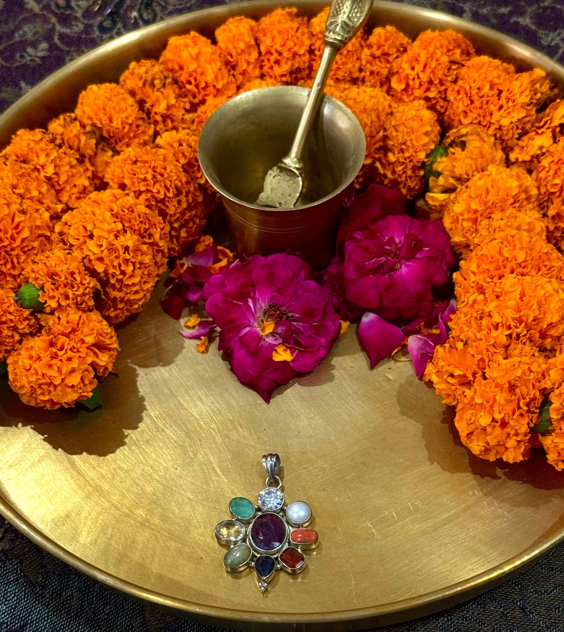 Navratan Pendant, Oval Shaped